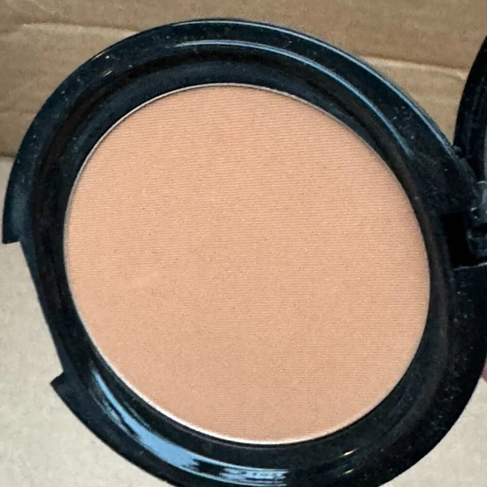OSP Cosmetics Oil Free Pressed Powder in Matte Coco